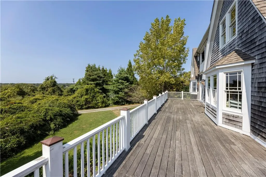 365 Boston Neck Road Narragansett RI 02882