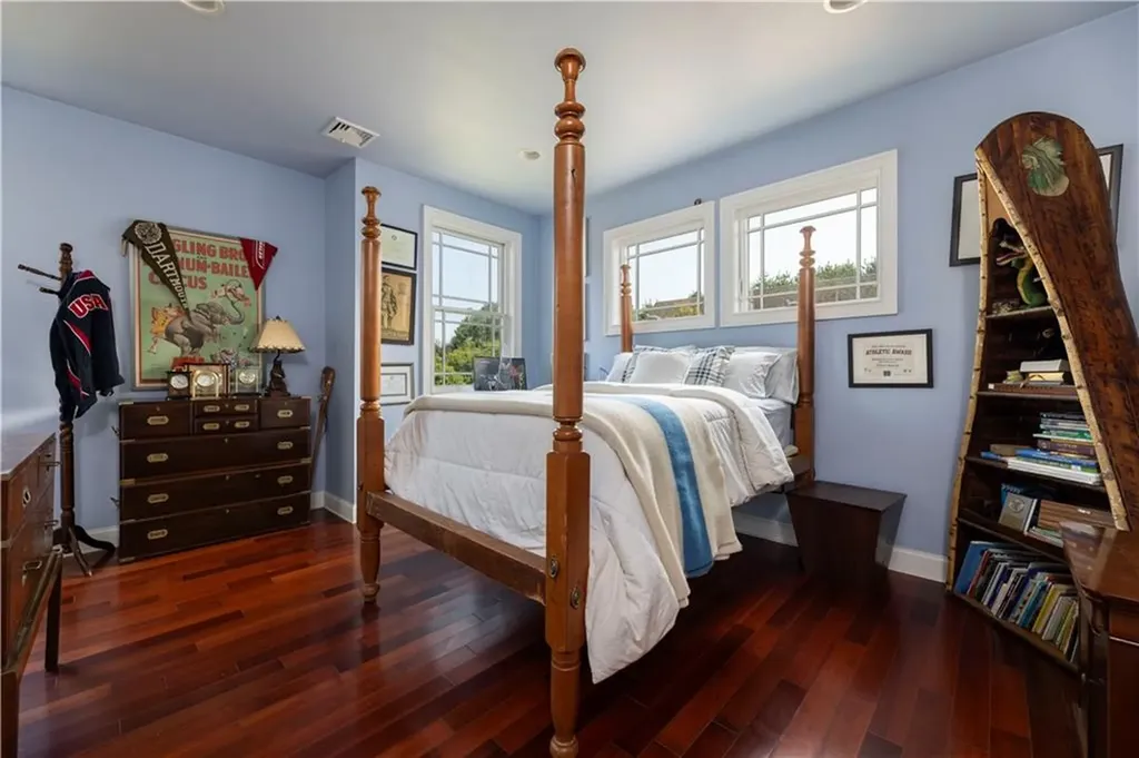 365 Boston Neck Road Narragansett RI 02882