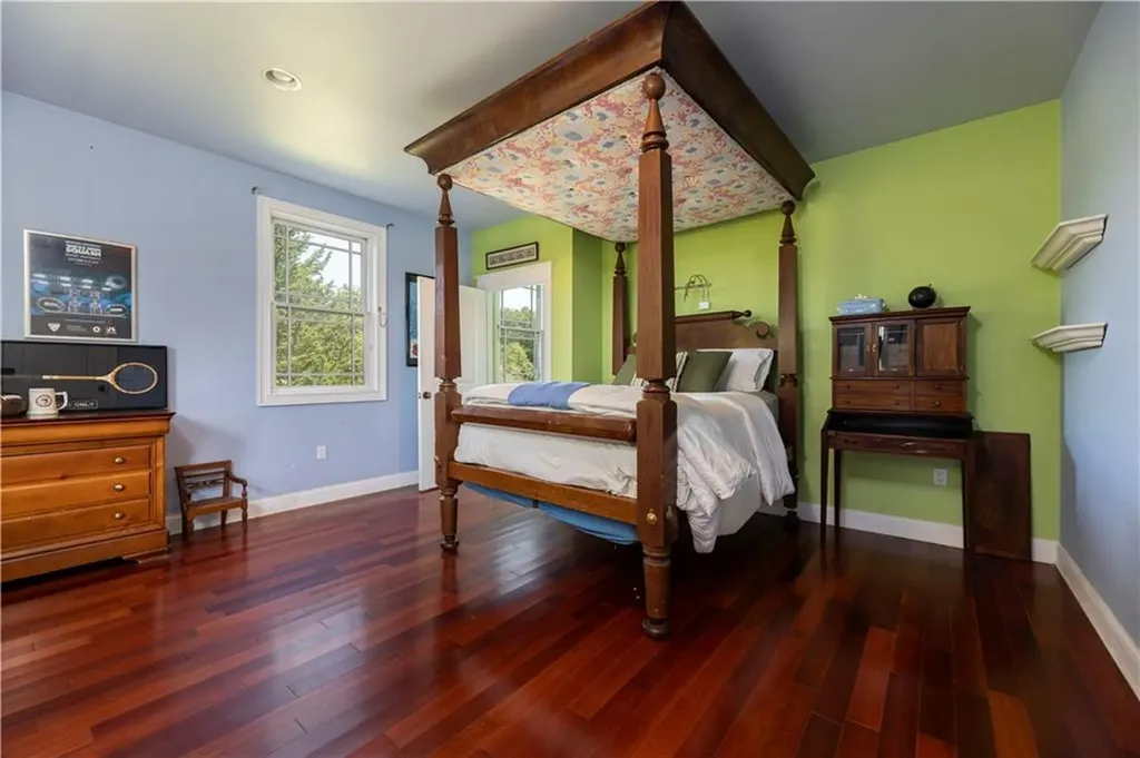 365 Boston Neck Road Narragansett RI 02882