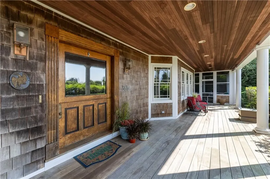 365 Boston Neck Road Narragansett RI 02882