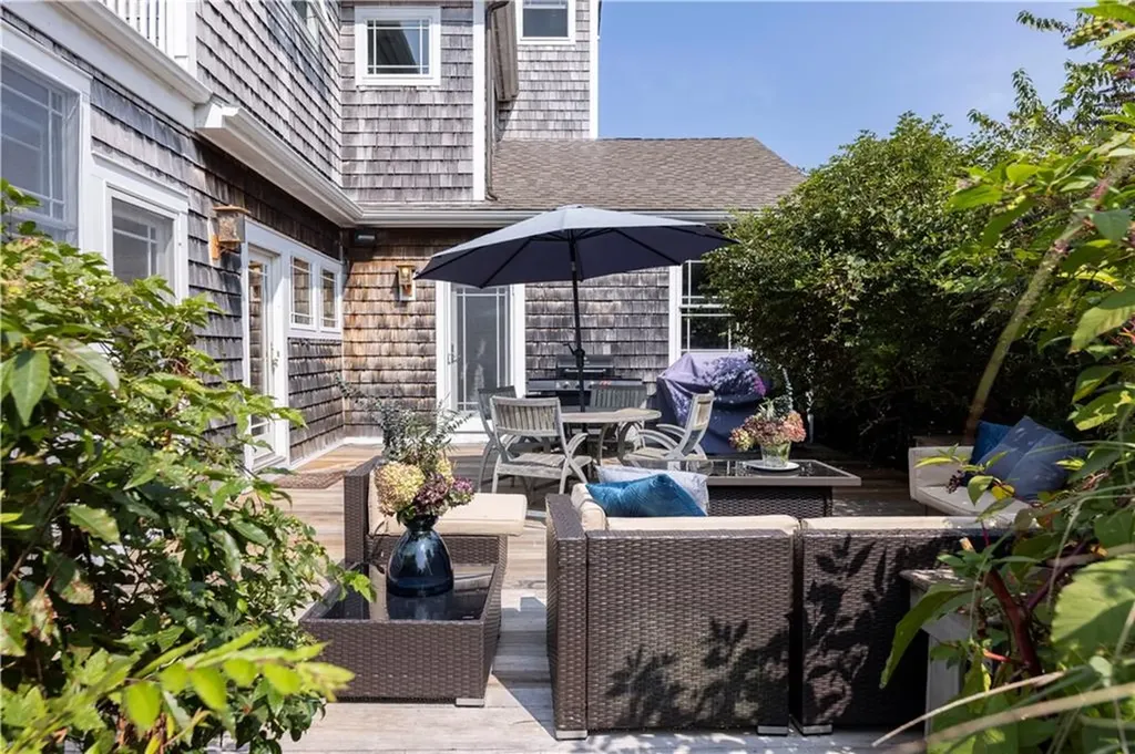 365 Boston Neck Road Narragansett RI 02882
