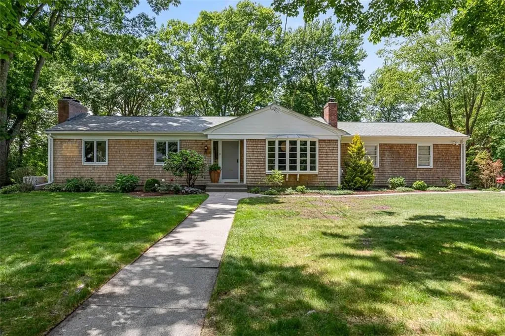 19 Preston Drive Barrington RI 02806