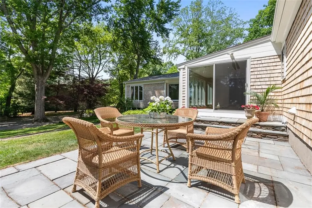 19 Preston Drive Barrington RI 02806