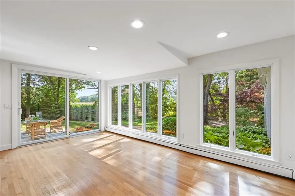 19 Preston Drive Barrington RI 02806