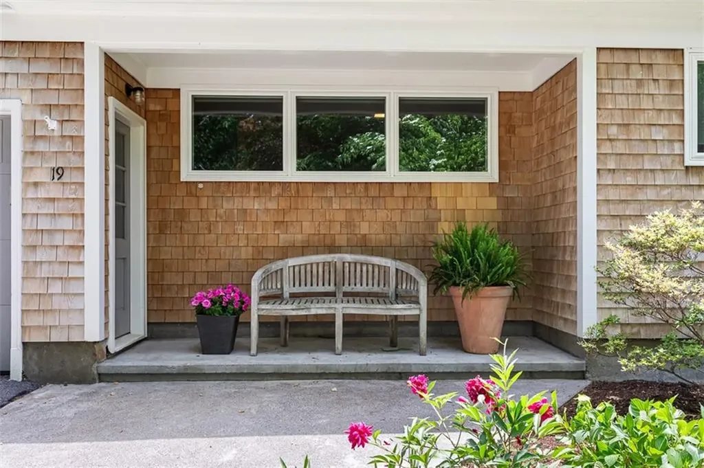 19 Preston Drive Barrington RI 02806