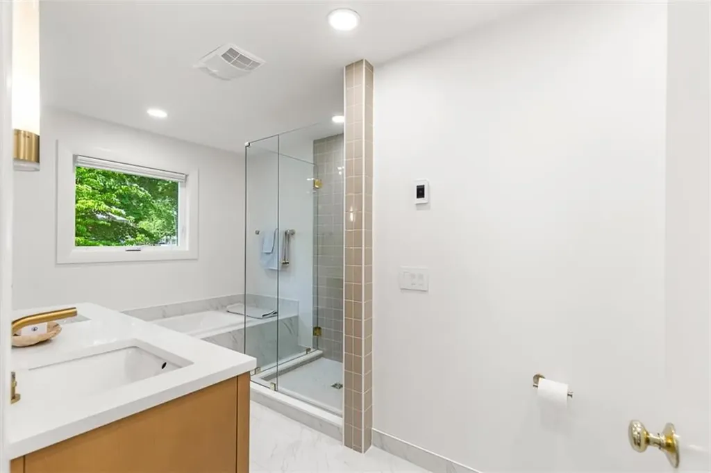19 Preston Drive Barrington RI 02806