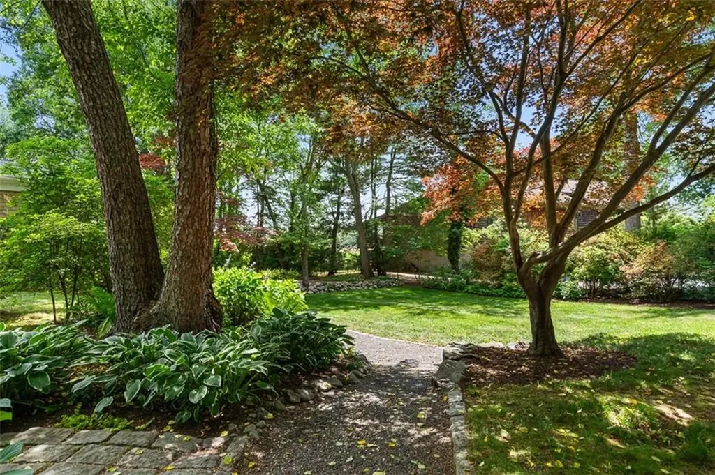 19 Preston Drive Barrington RI 02806