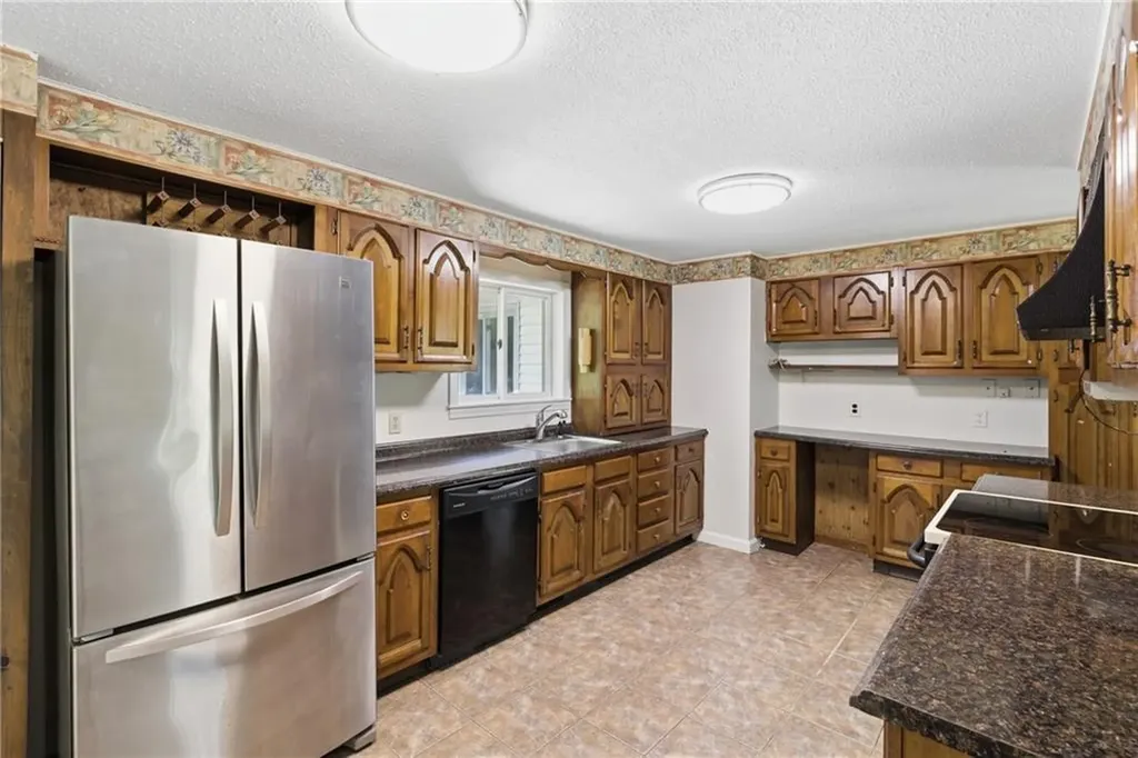 32 Briarwood Road Lincoln RI 02865