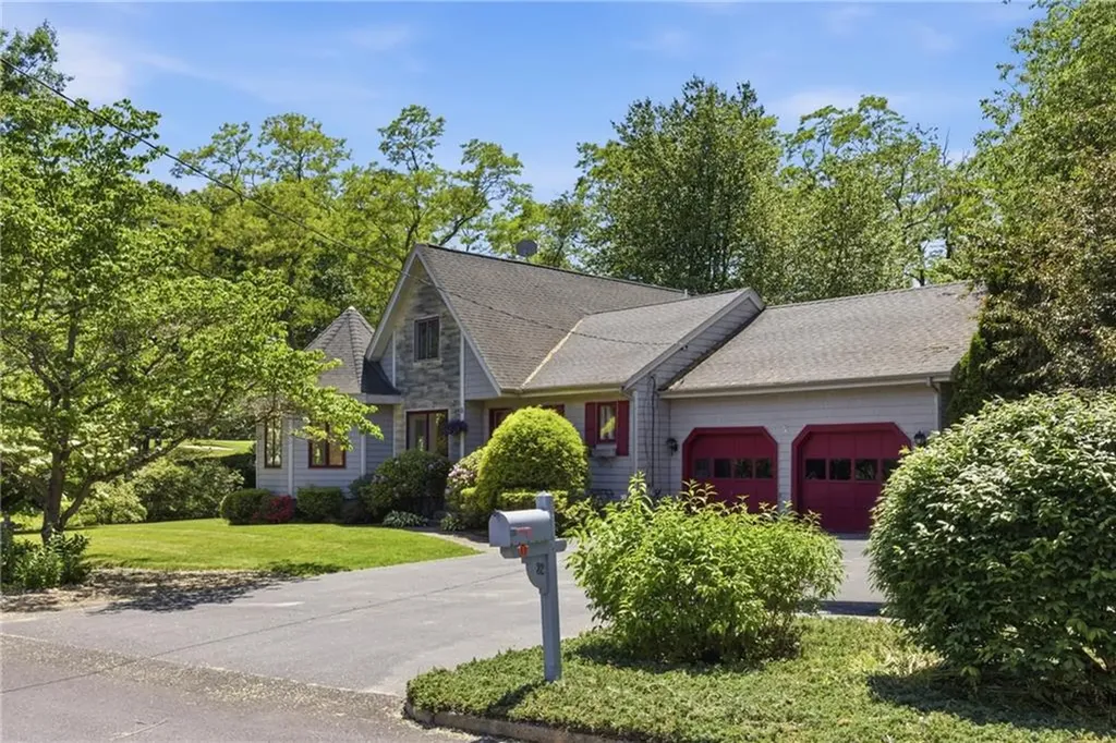 32 Briarwood Road Lincoln RI 02865