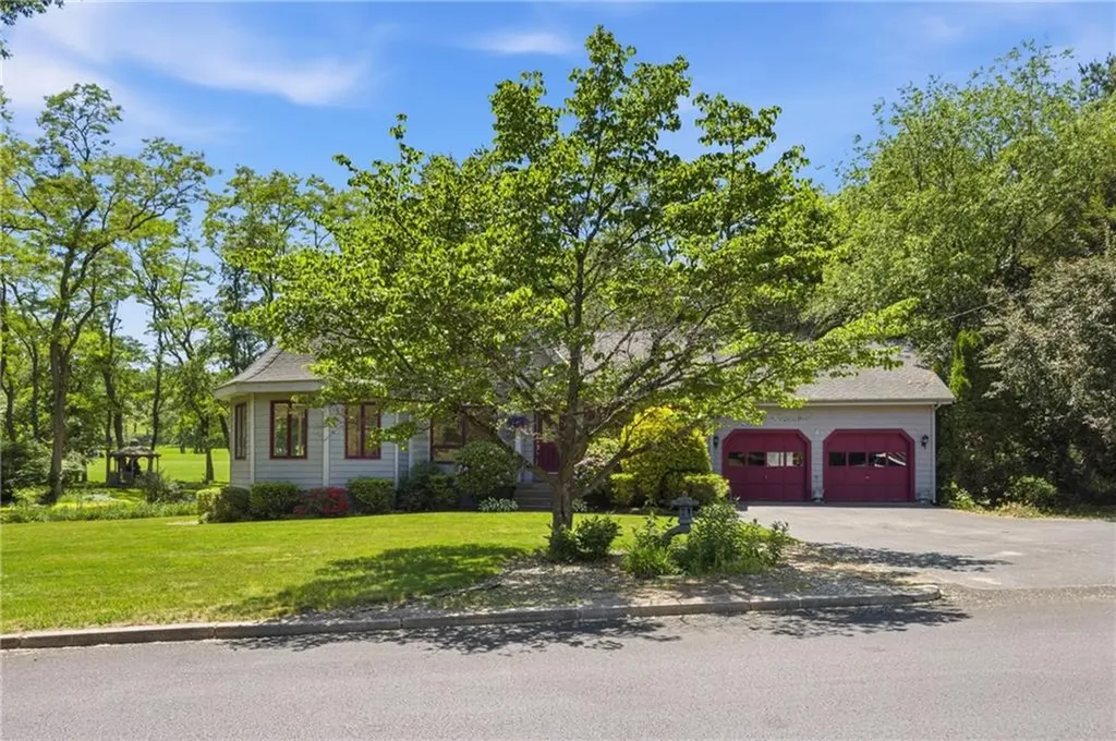 32 Briarwood Road Lincoln RI 02865