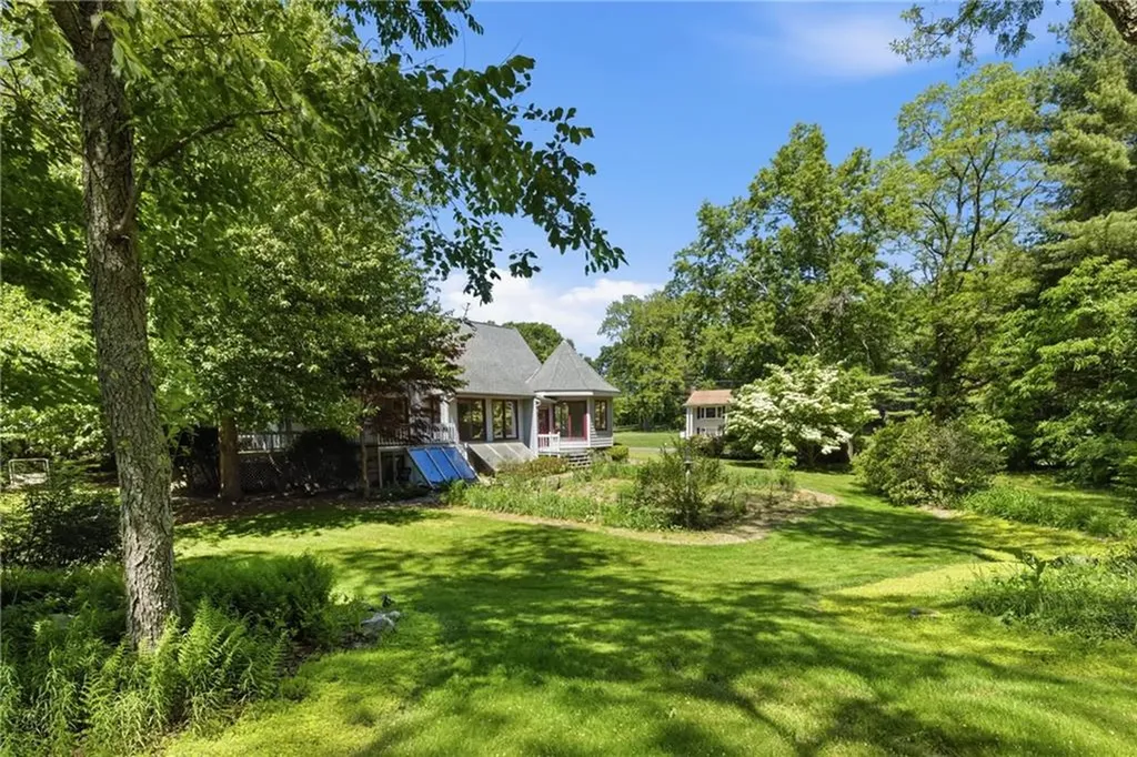 32 Briarwood Road Lincoln RI 02865