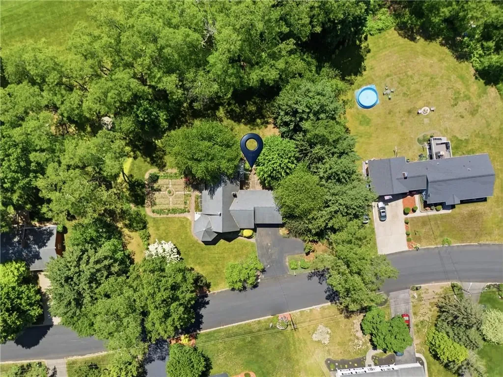 32 Briarwood Road Lincoln RI 02865