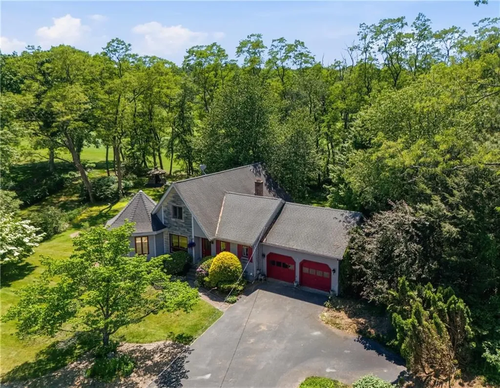 32 Briarwood Road Lincoln RI 02865