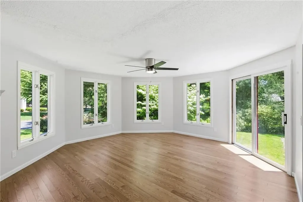 32 Briarwood Road Lincoln RI 02865