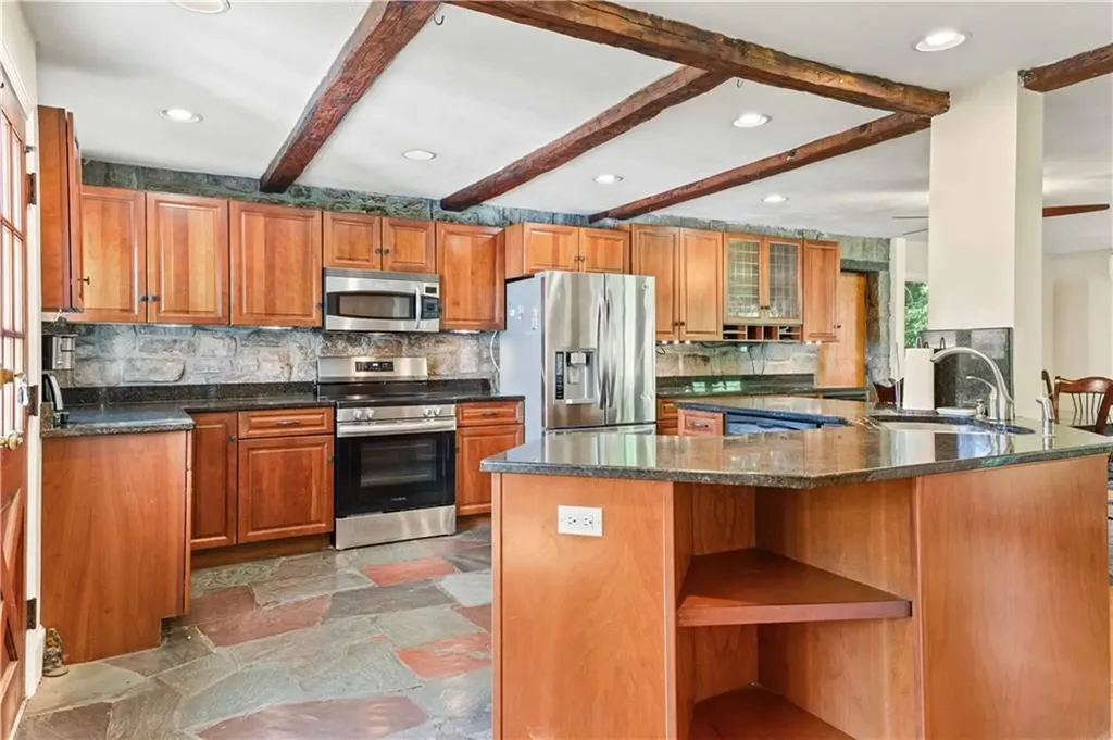 52 Wildwood Avenue East Providence RI 02916
