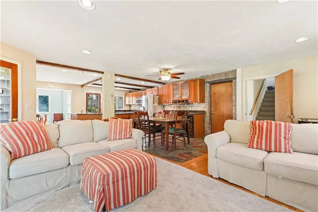 52 Wildwood Avenue East Providence RI 02916