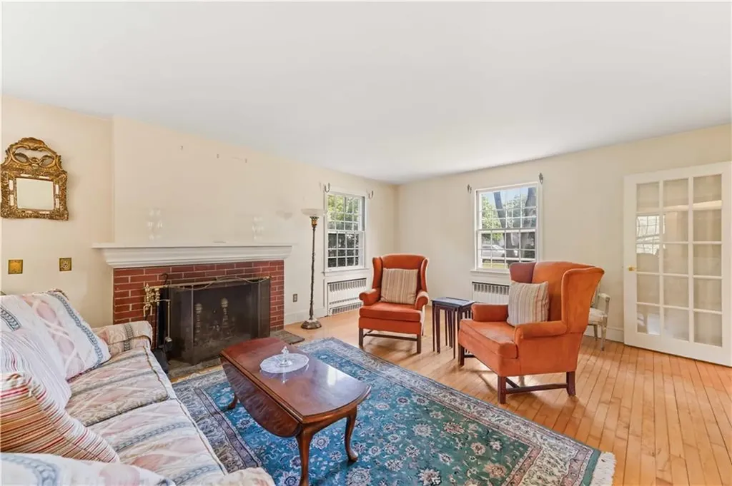 52 Wildwood Avenue East Providence RI 02916