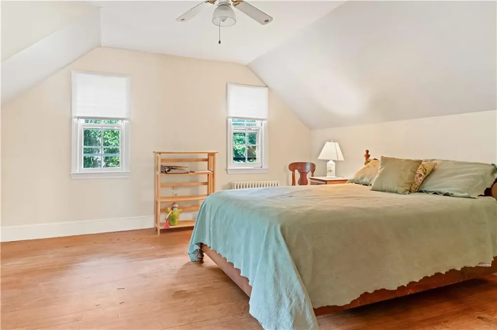 52 Wildwood Avenue East Providence RI 02916