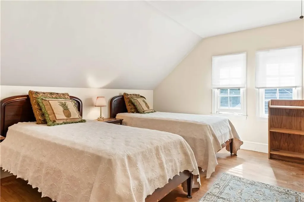 52 Wildwood Avenue East Providence RI 02916