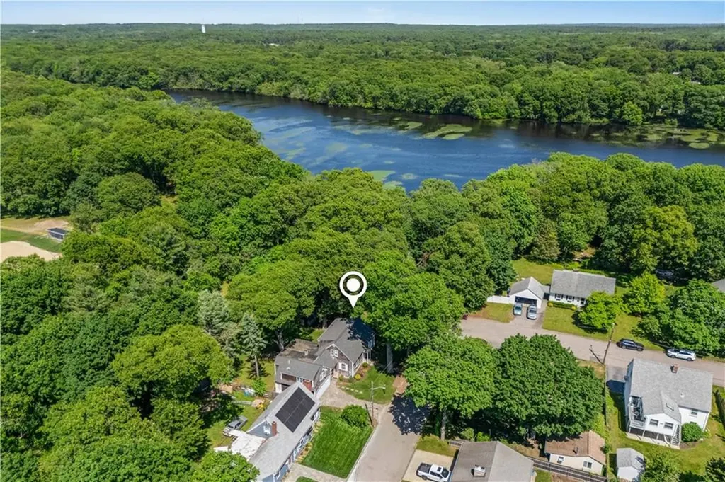 52 Wildwood Avenue East Providence RI 02916