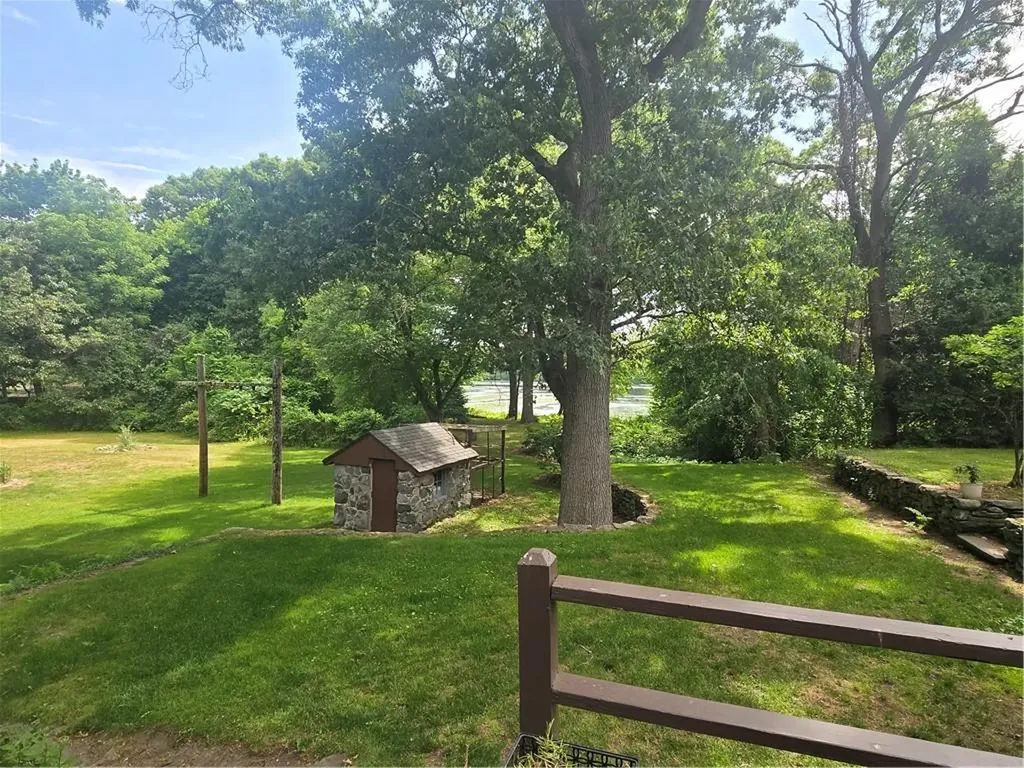 52 Wildwood Avenue East Providence RI 02916