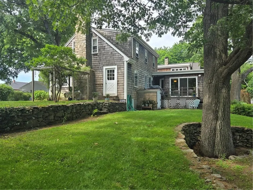 52 Wildwood Avenue East Providence RI 02916