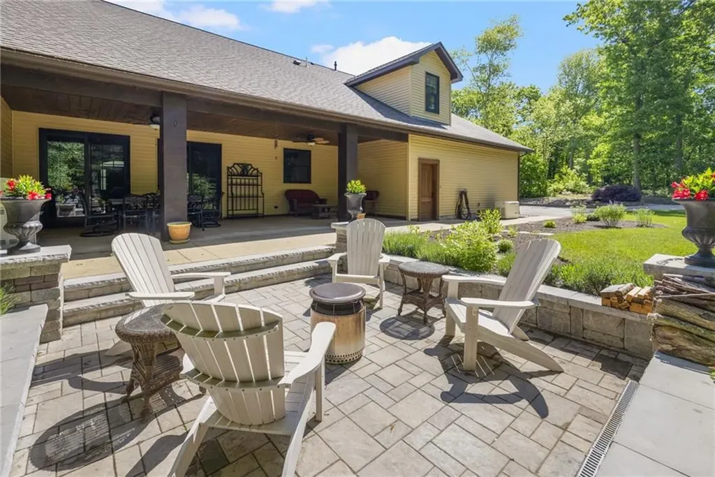 19 Blacksburt Court North Kingstown RI 02874