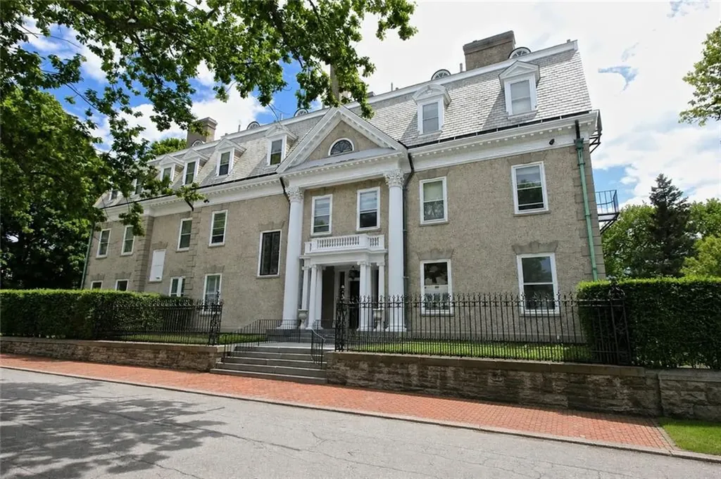 1 Oakwood Terrace Newport RI 02840