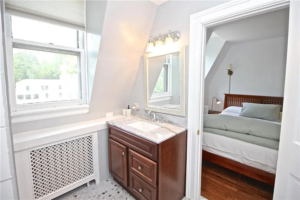 1 Oakwood Terrace Newport RI 02840