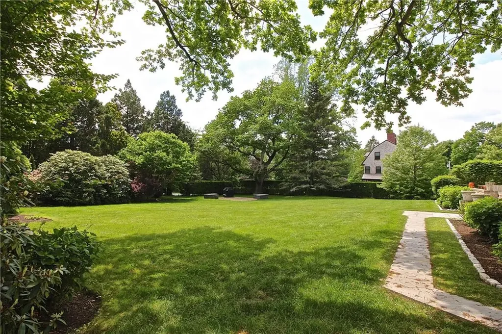 1 Oakwood Terrace Newport RI 02840