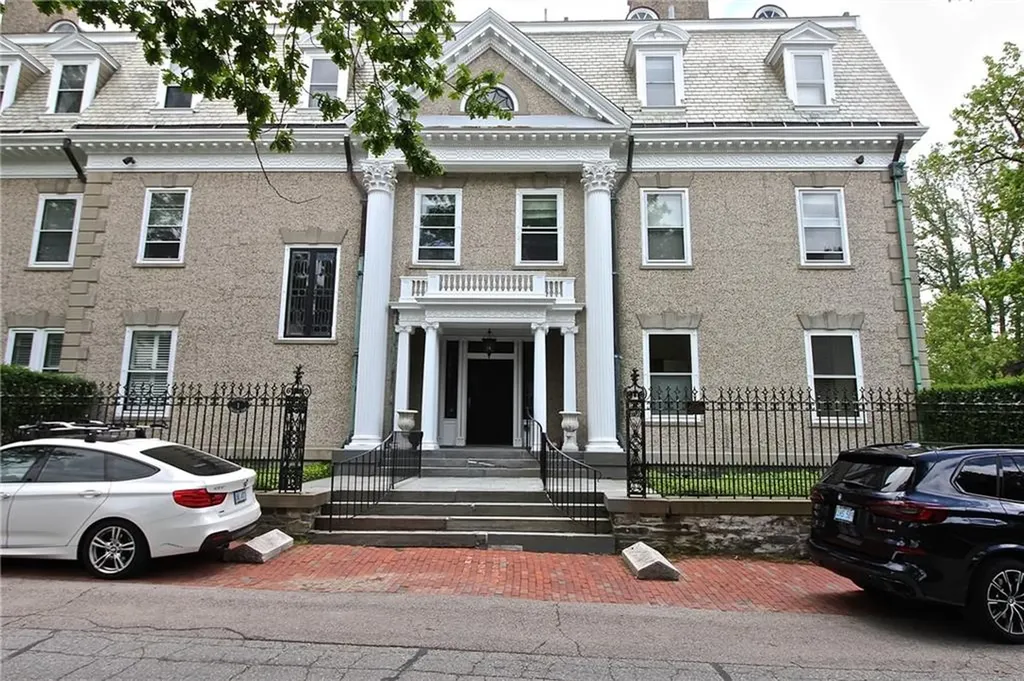 1 Oakwood Terrace Newport RI 02840