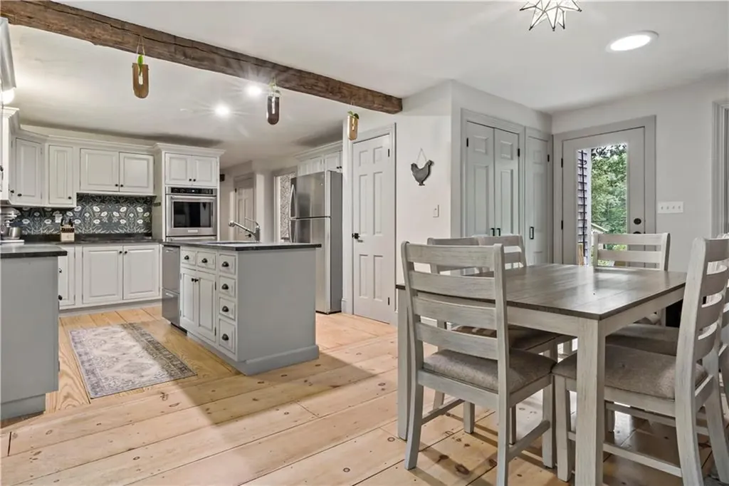 172 Estelle Drive South Kingstown RI 02892