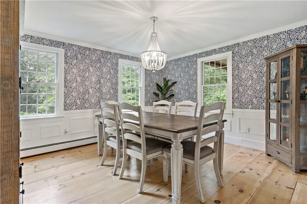 172 Estelle Drive South Kingstown RI 02892