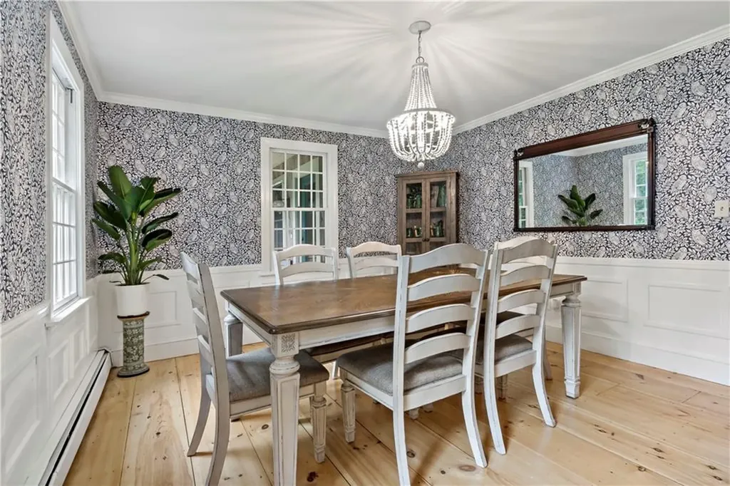 172 Estelle Drive South Kingstown RI 02892