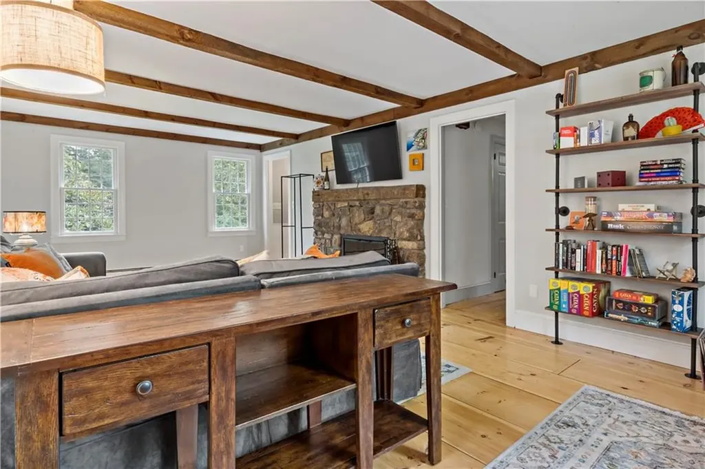 172 Estelle Drive South Kingstown RI 02892