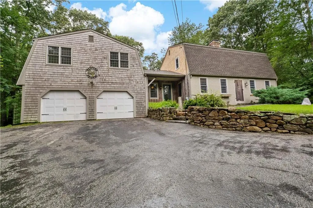 172 Estelle Drive South Kingstown RI 02892