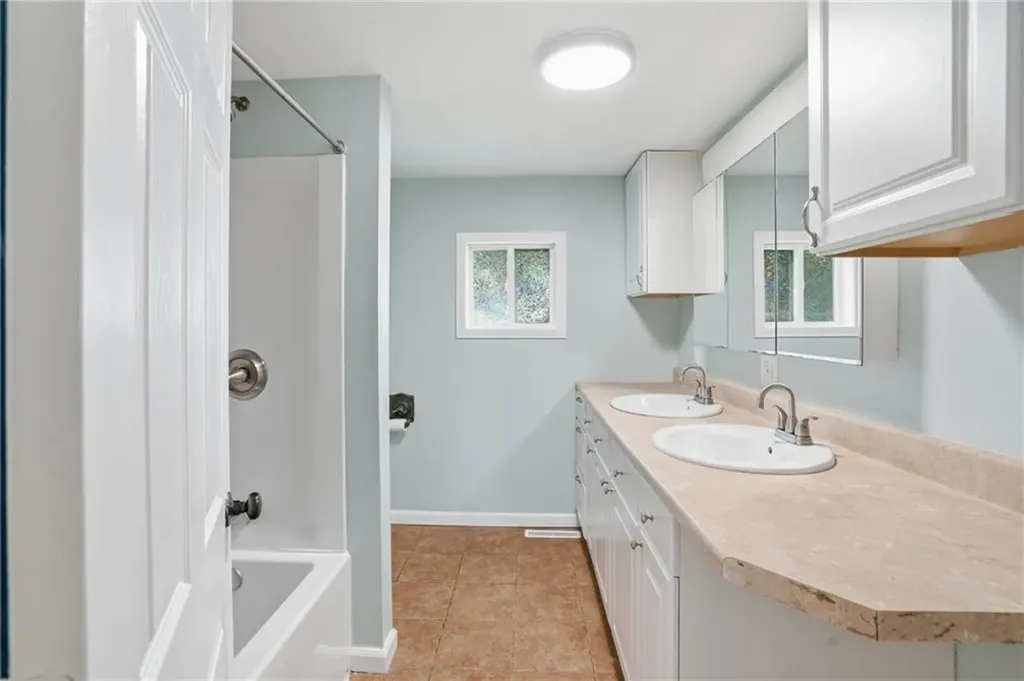 38 Franklin Street East Providence RI 02915