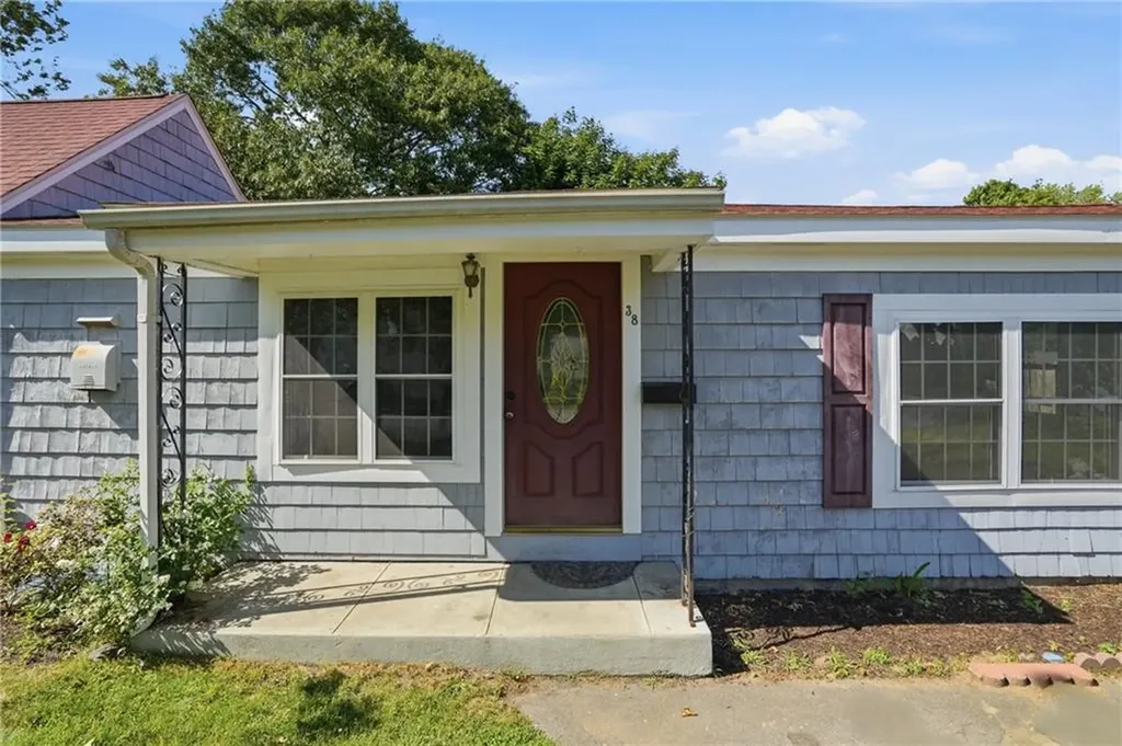 38 Franklin Street East Providence RI 02915