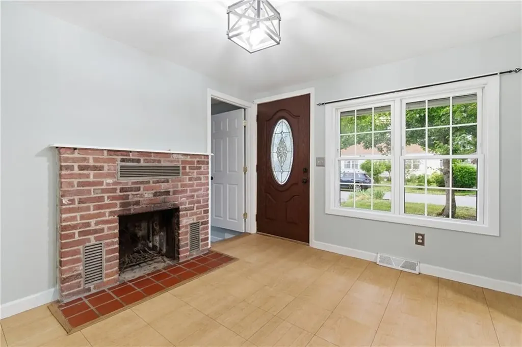 38 Franklin Street East Providence RI 02915