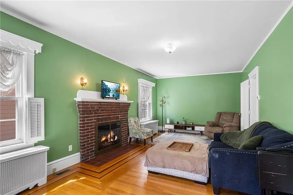53 Cathedral Avenue Providence RI 02908