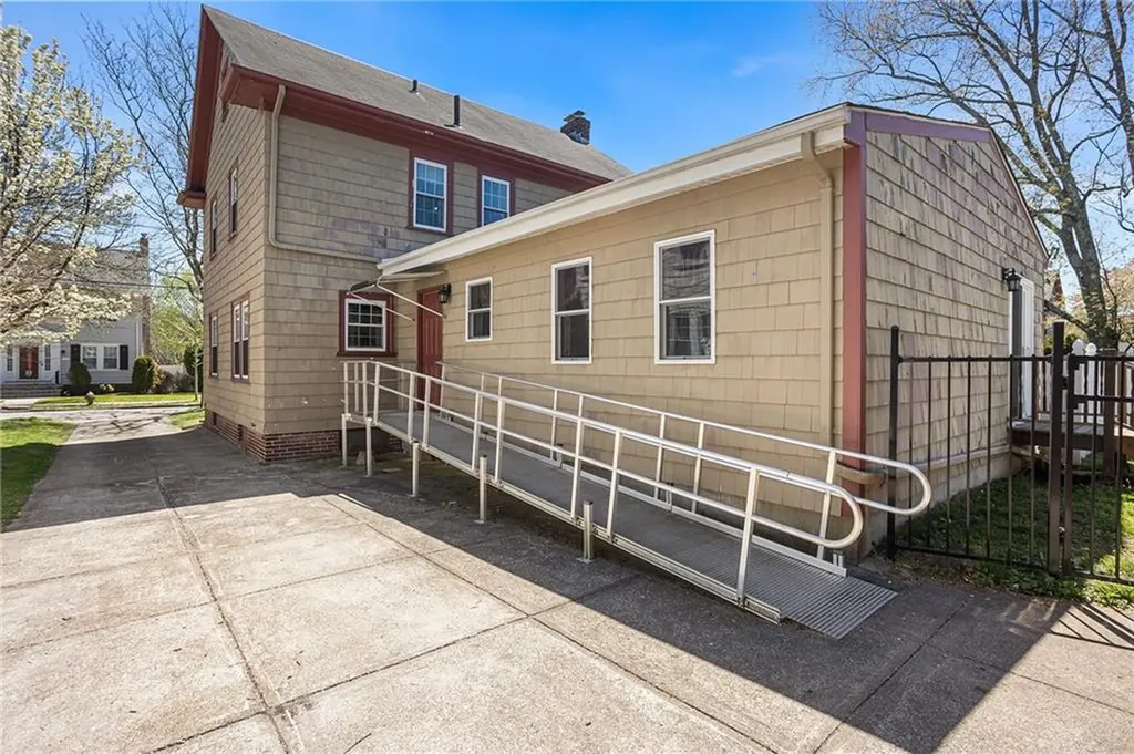 53 Cathedral Avenue Providence RI 02908