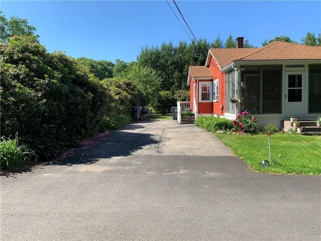 28 Old Reservoir Road Cumberland RI 02884