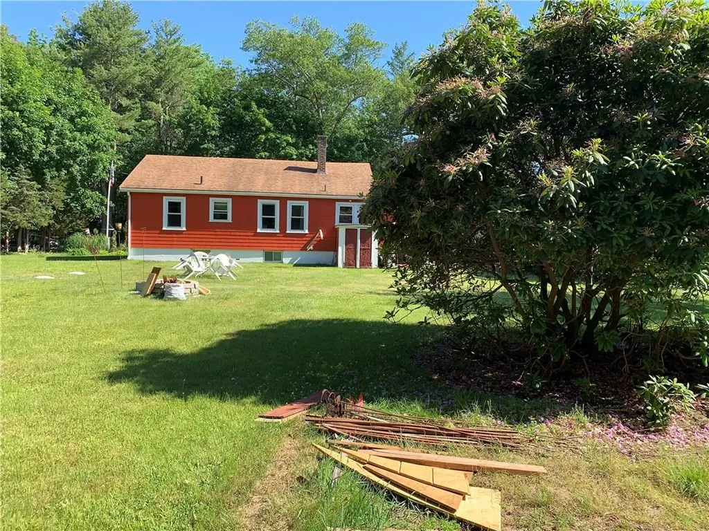 28 Old Reservoir Road Cumberland RI 02884