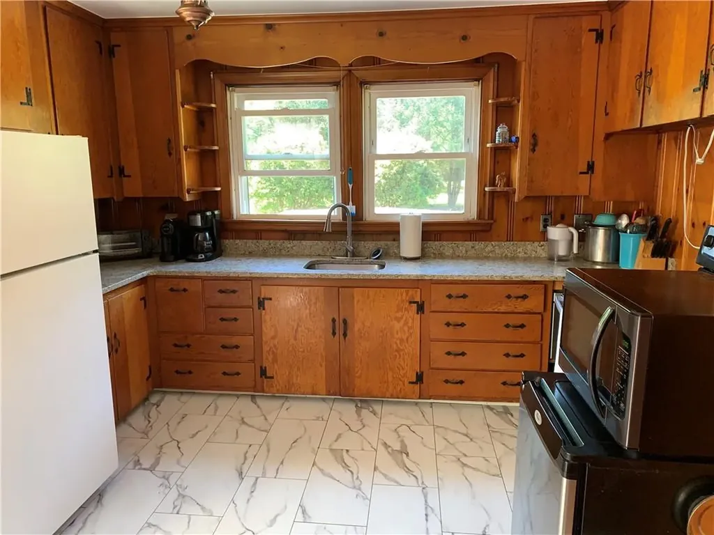 28 Old Reservoir Road Cumberland RI 02884