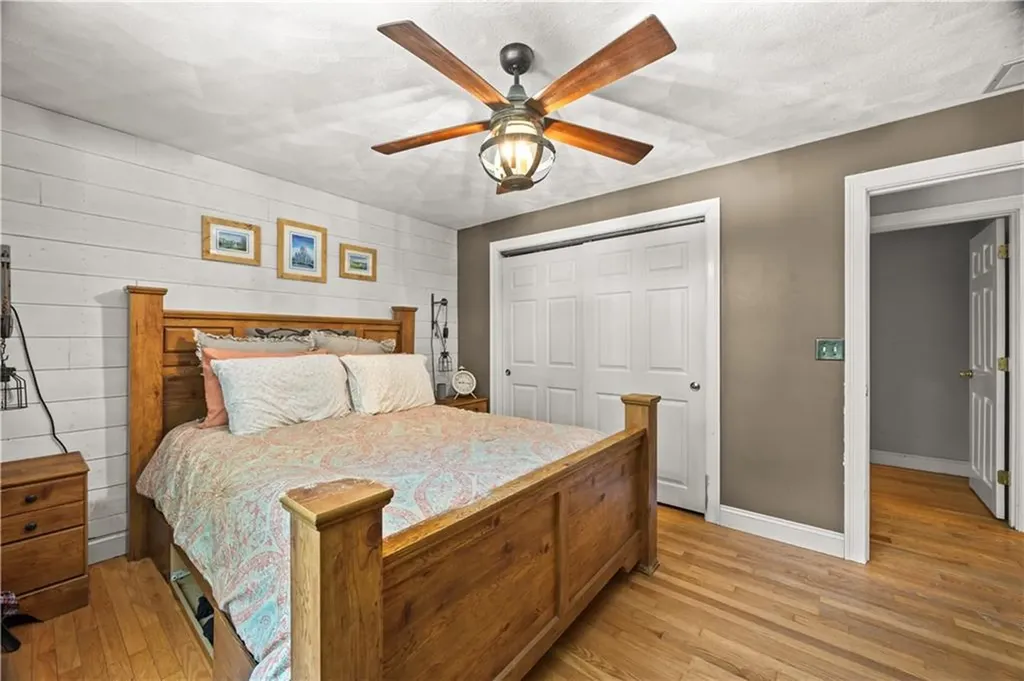 233 Old Oxford Road North Smithfield RI 02896