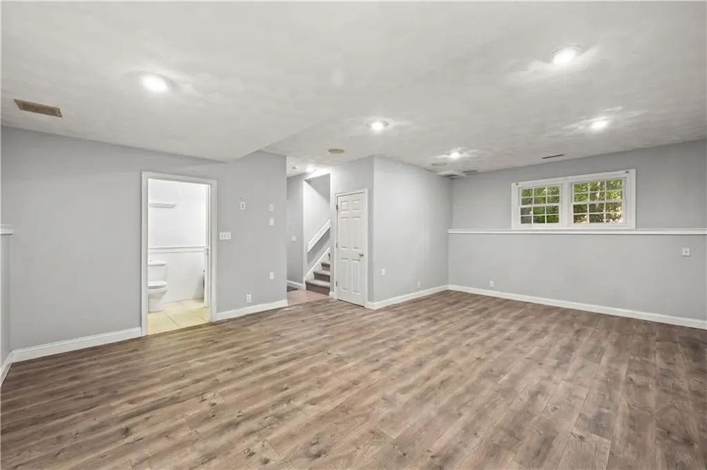 233 Old Oxford Road North Smithfield RI 02896