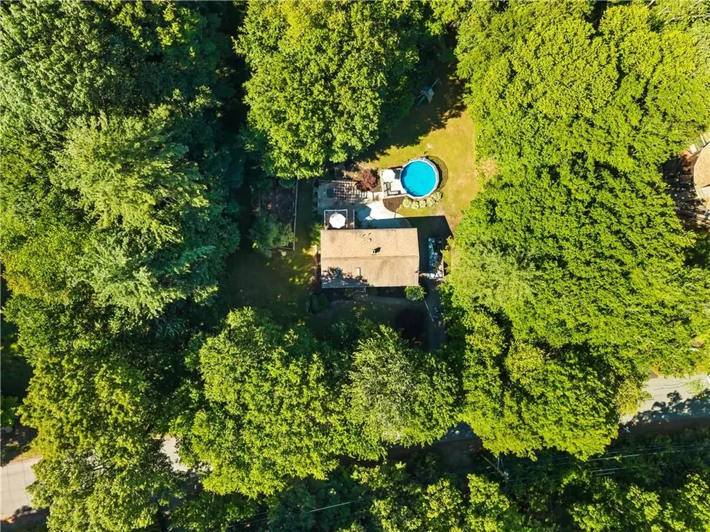 233 Old Oxford Road North Smithfield RI 02896