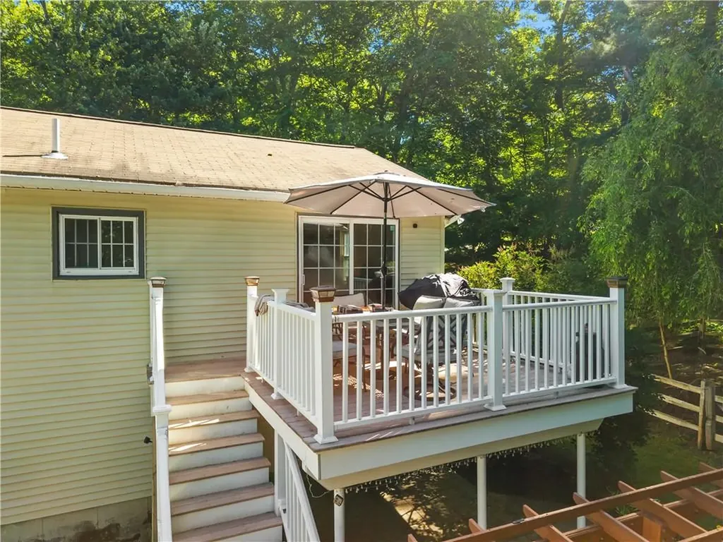233 Old Oxford Road North Smithfield RI 02896