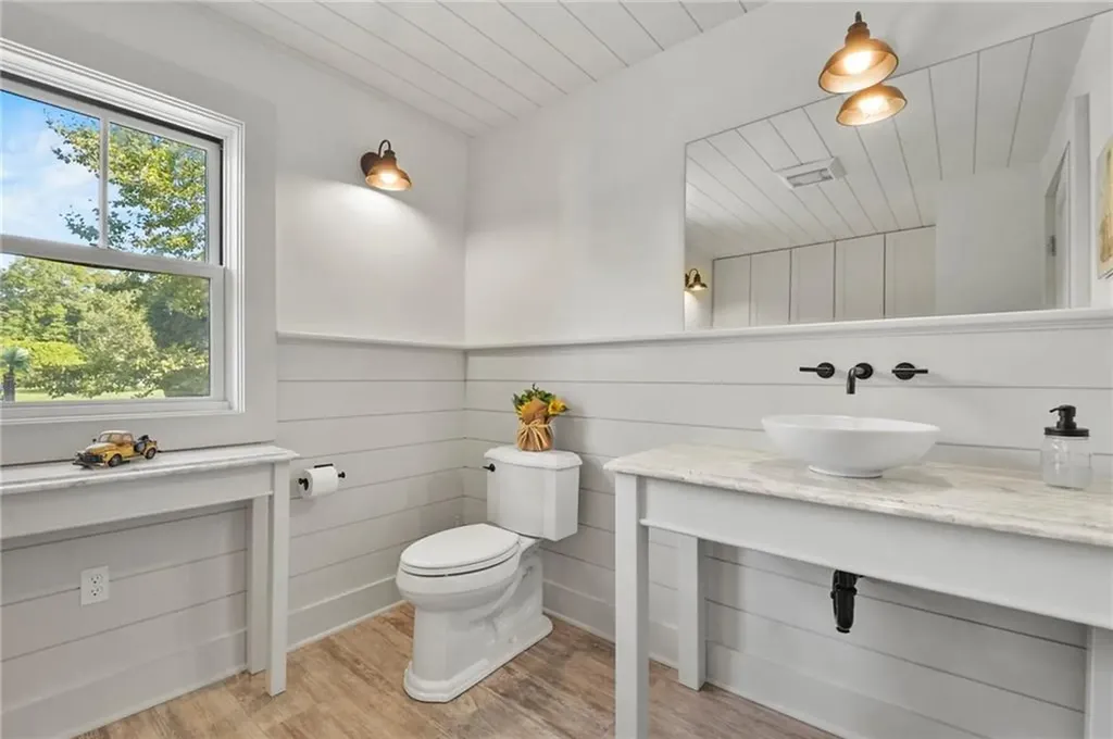 170 Saxony Avenue Tiverton RI 02878