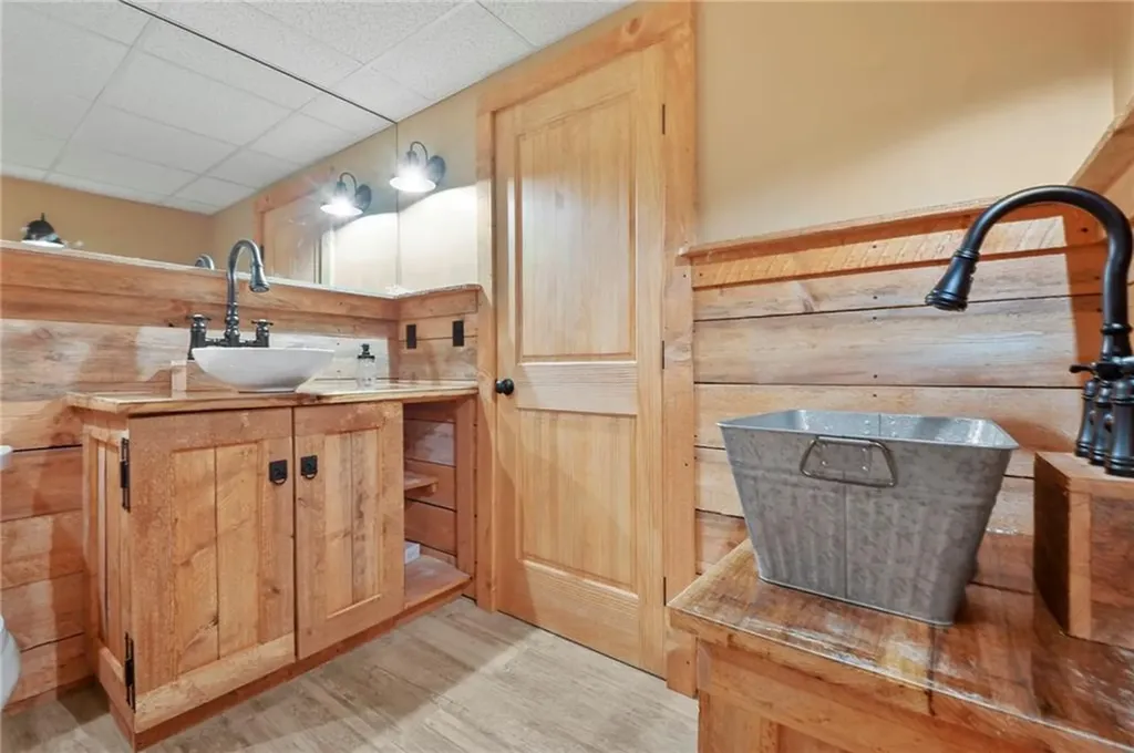 170 Saxony Avenue Tiverton RI 02878